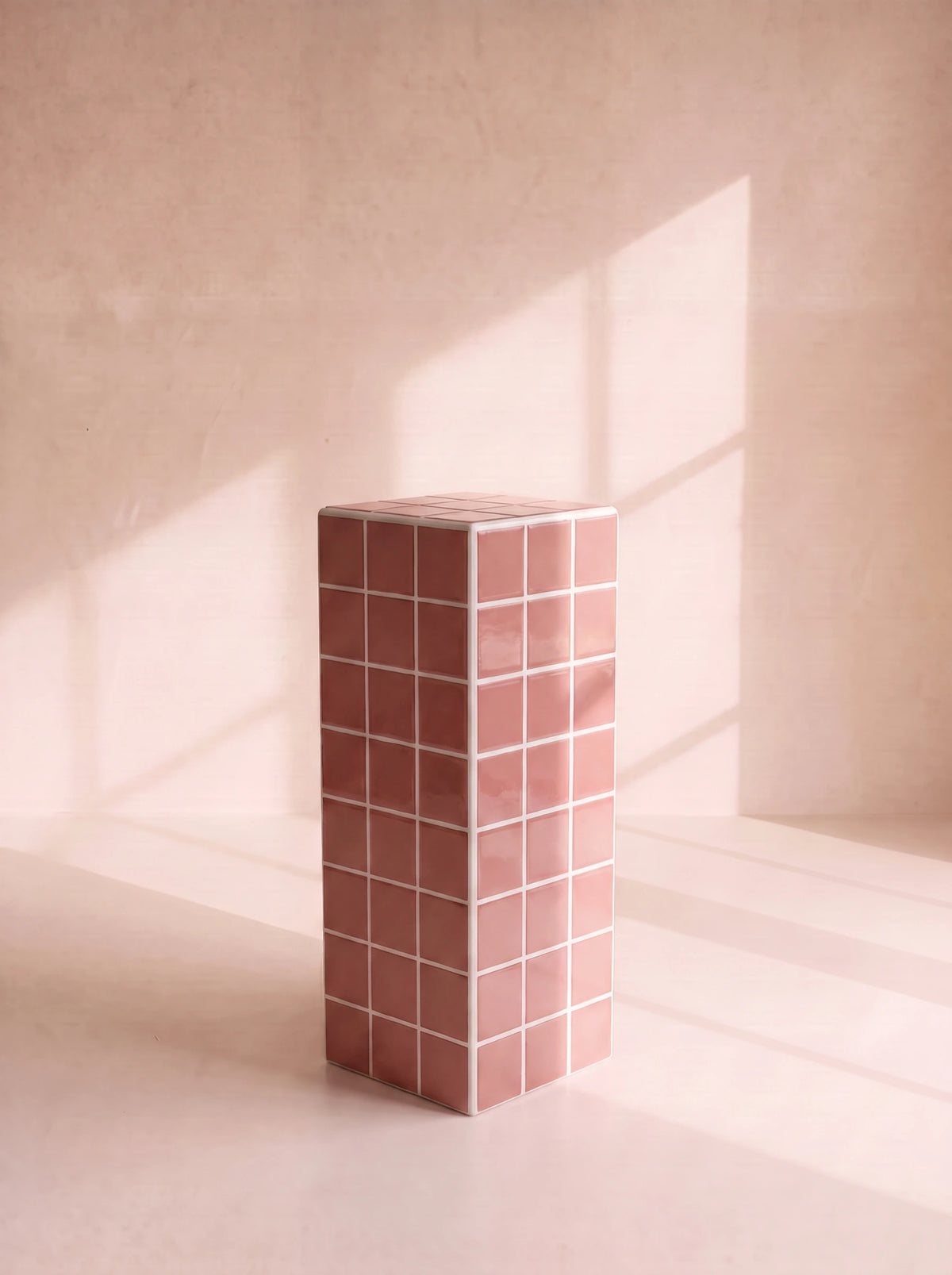 The Column – Rosa