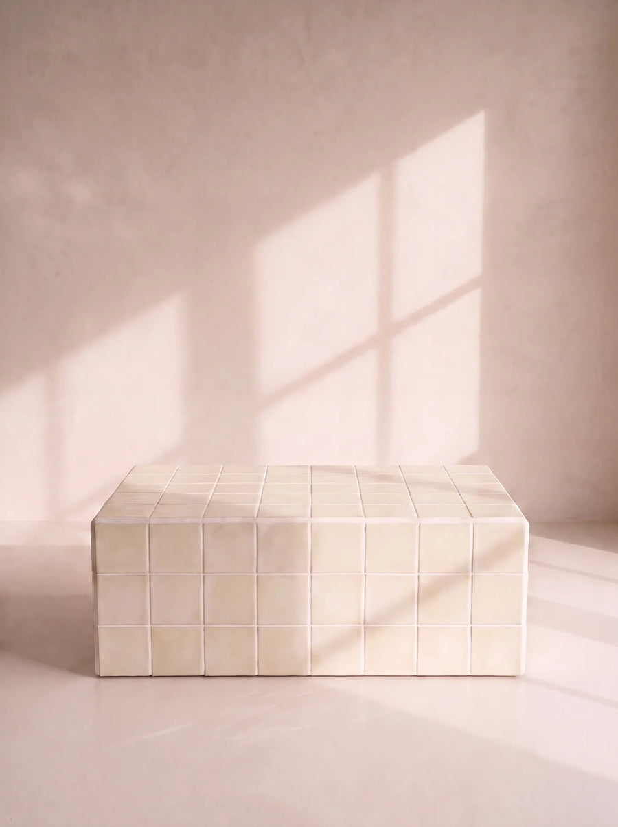 The Eye Catcher – Creme White