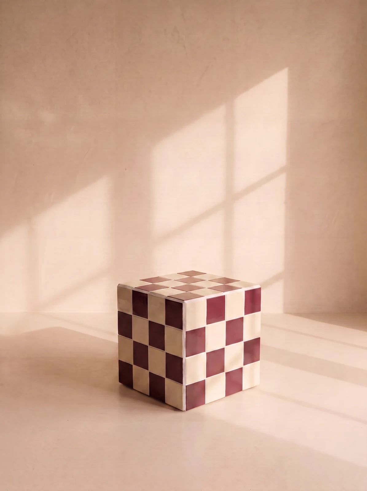 The Cube Dopamina – Aubergine / Creme White