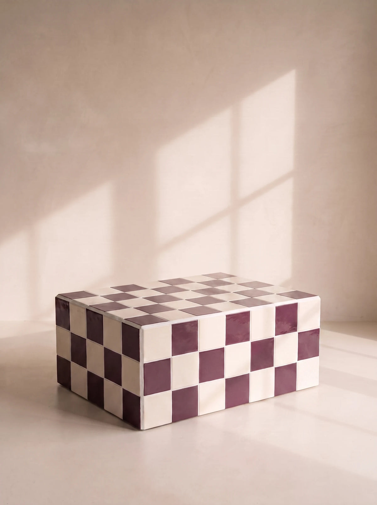The Eye Catcher Dopamina – Aubergine / Creme White