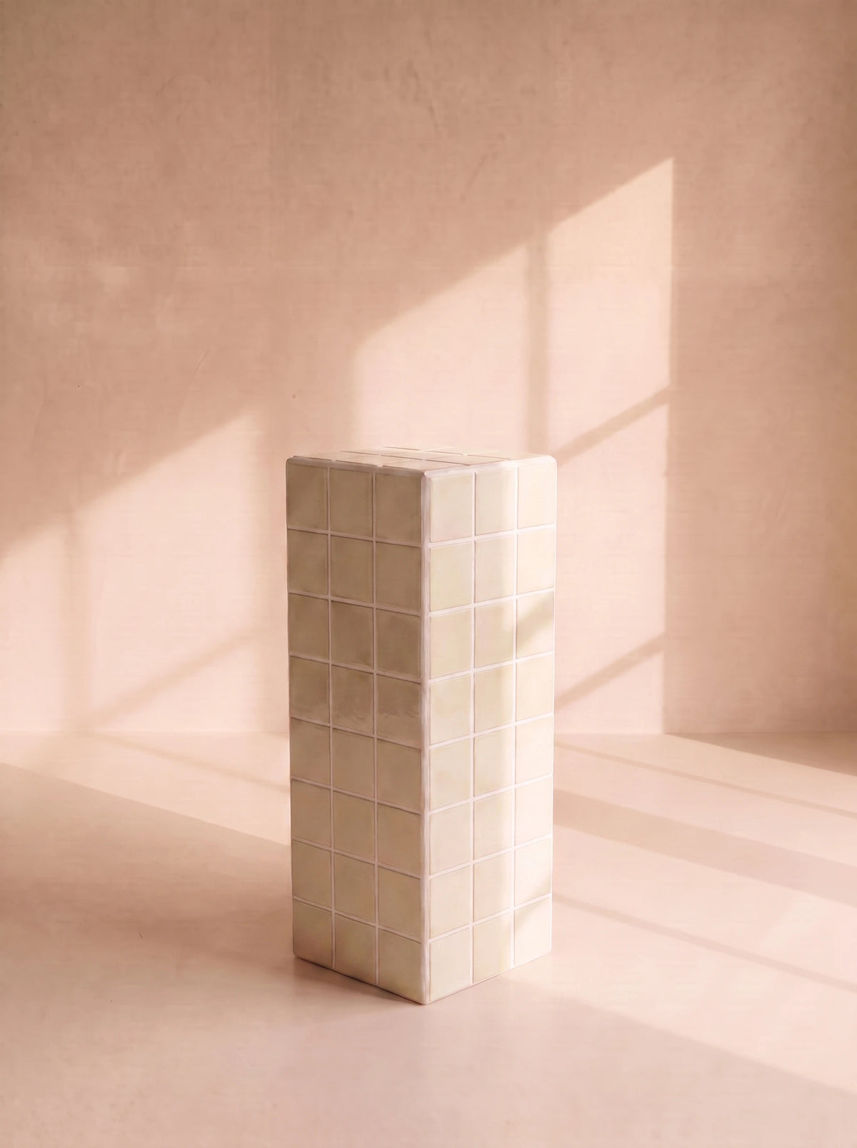 The Column – Creme White